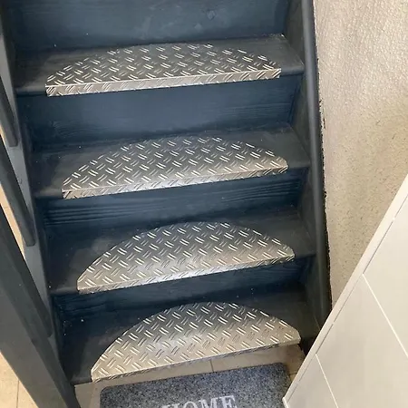 Cocon Douillet Avec Chaleur Ambiante Du Poele A Pellets Hastière-par-delà