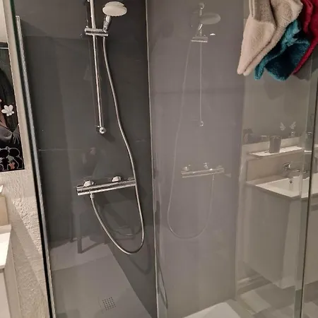 Cocon Douillet Avec Chaleur Ambiante Du Poele A Pellets * Hastiere-par-dela