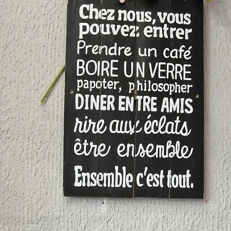 Cocon Douillet Avec Chaleur Ambiante Du Poele A Pellets Hastiere-par-dela